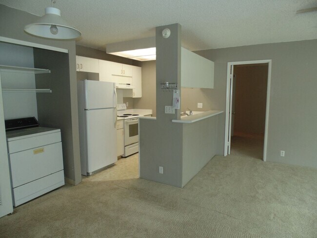 Foto del edificio - 2 bedroom 2 bath in Kaneohe!