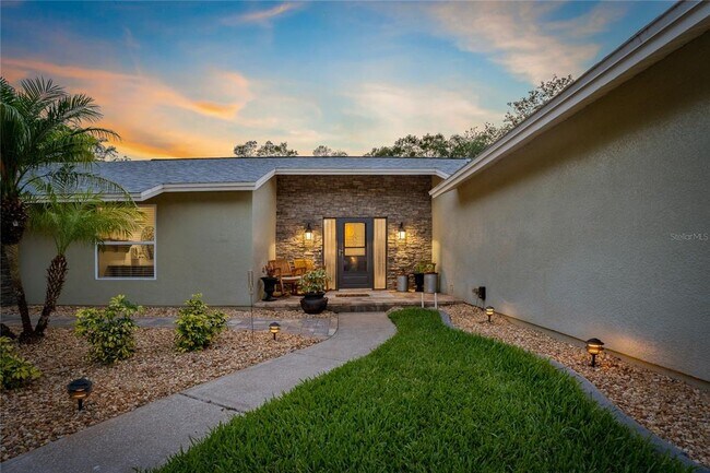 Building Photo - 808 Rustic Oaks Dr