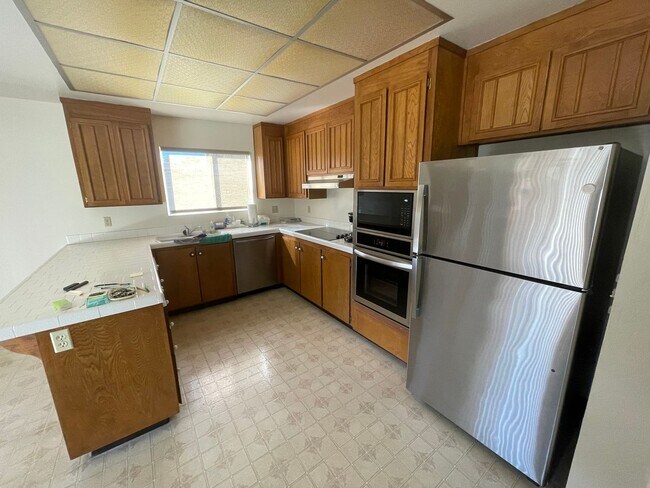 Foto del edificio - $4,290 / BEAUTIFUL BROOKVALE HOME IN CENTR...