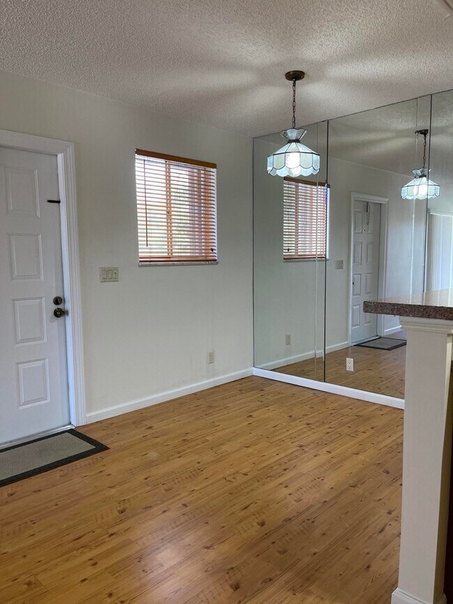 Foto del edificio - 1829 Fairview Villas Dr