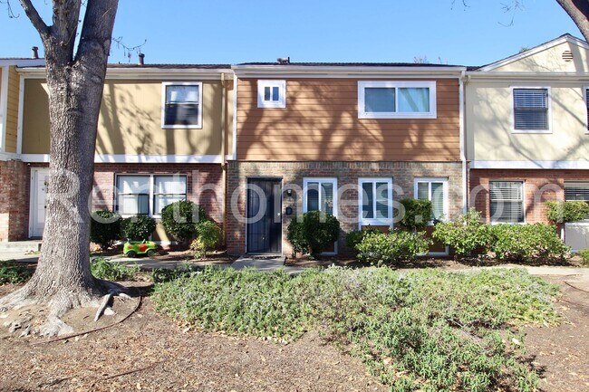 Building Photo - 7889 Rancho Fanita Dr