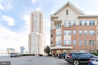 Building Photo - 23 Pierside Dr