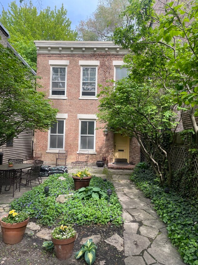 1929 N Bissell St, Chicago, IL 60614 House Rental in Chicago, IL