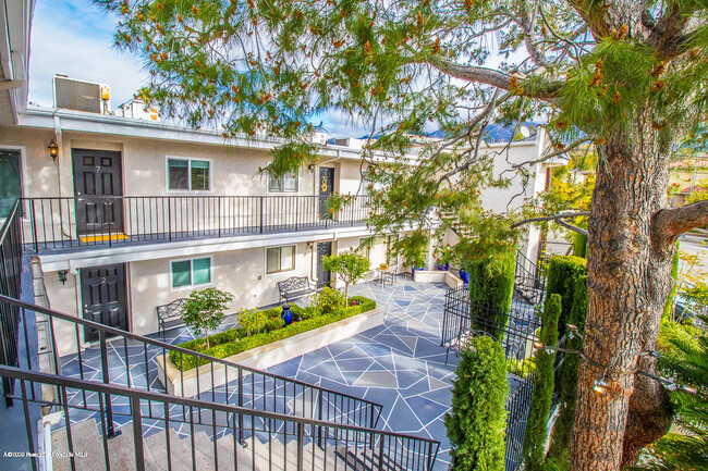 Building Photo - 3000 Honolulu Ave