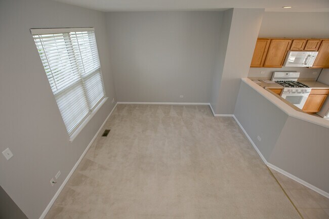 Building Photo - 1495 St James Ct