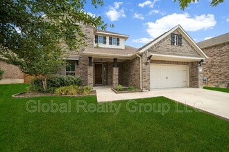 Building Photo - 812 Silver Fox