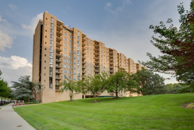 Front entrance - 4500 S Four Mile Run Dr