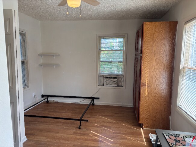 Foto del edificio - 141 Fairview Ave