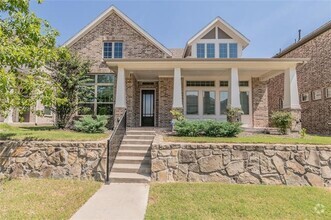Building Photo - 1013 Midland Dr