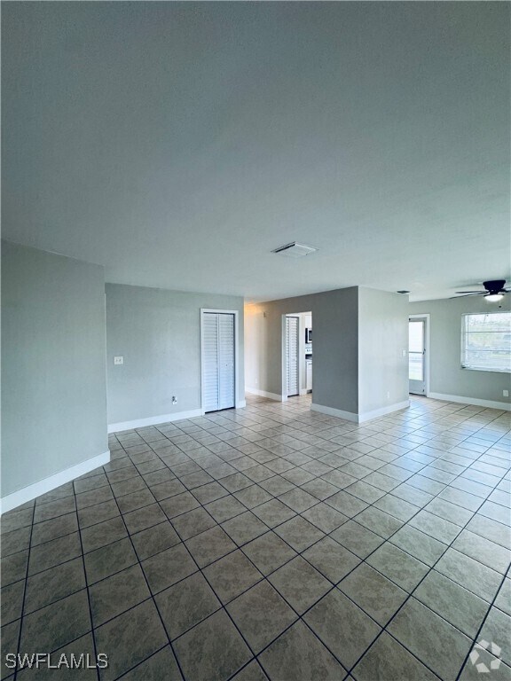 Building Photo - 4107 SE 18th Pl