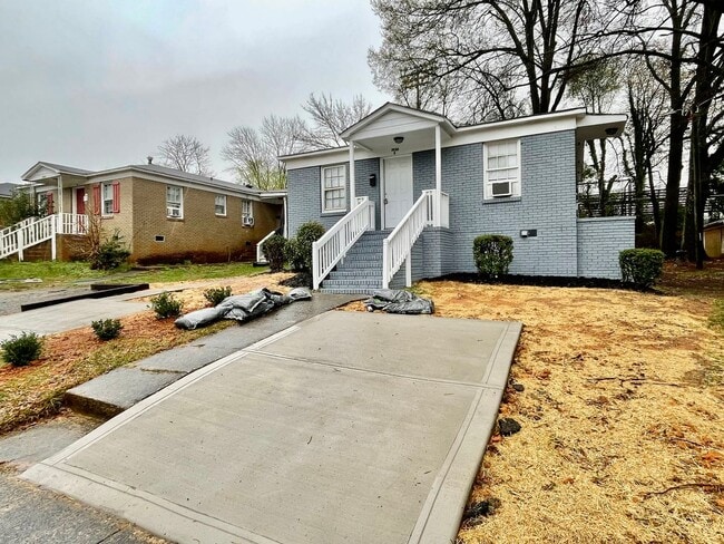 Building Photo - Terrybrook1930