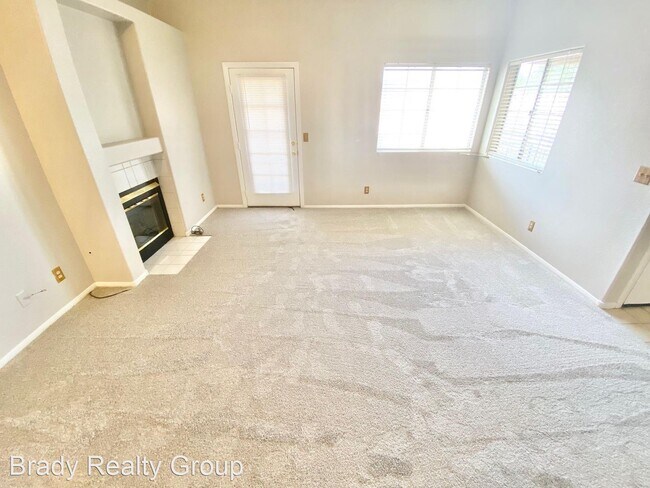 Building Photo - 1608 N Torrey Pines Dr