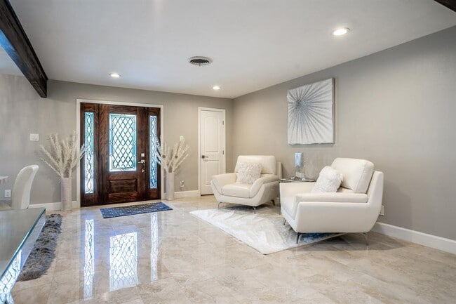 Building Photo - 12739 Memorial Dr