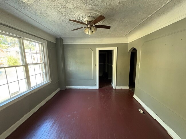 Foto del edificio - 3 Bedroom Home In Detroit