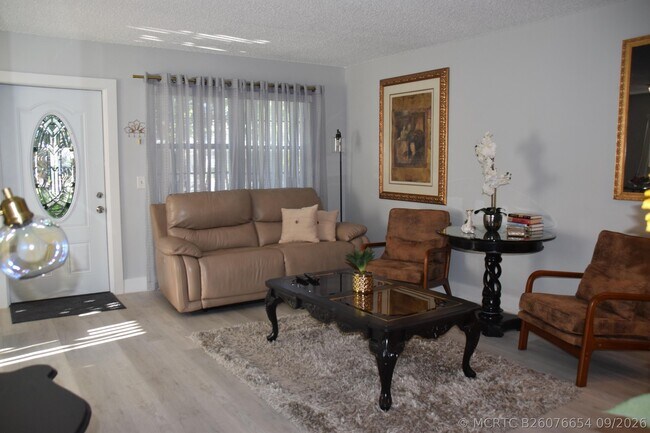 Building Photo - 460 Durham Cir