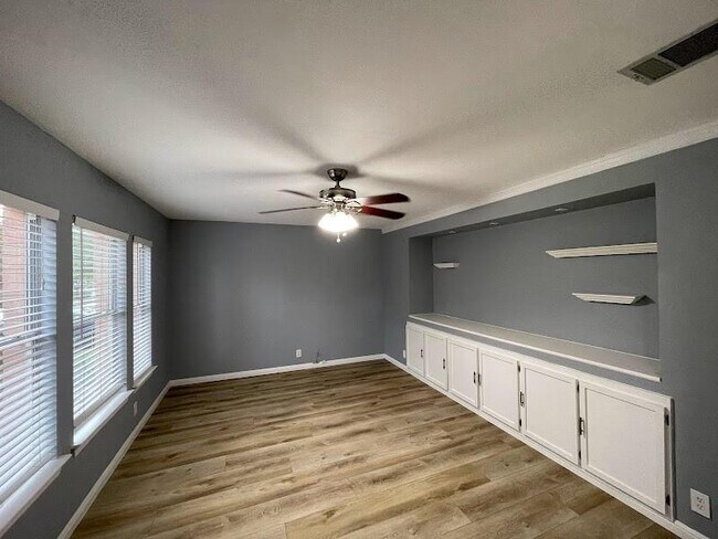 Building Photo - 1825 Red Rock Dr