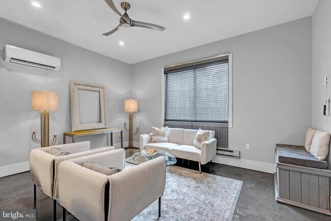 Foto del edificio - 10 McCready's Alley