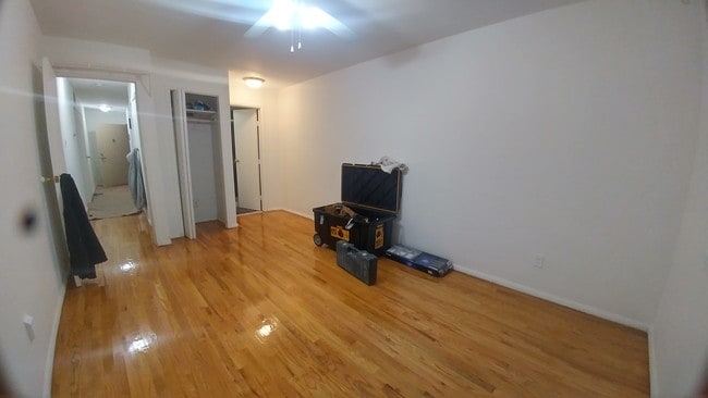 Building Photo - 370 Butler St
