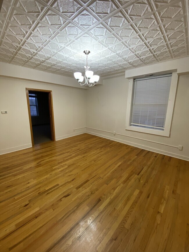 Building Photo - 1635 White St Apartments