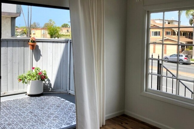 Sala de estar - 1460 Manhattan Beach Blvd