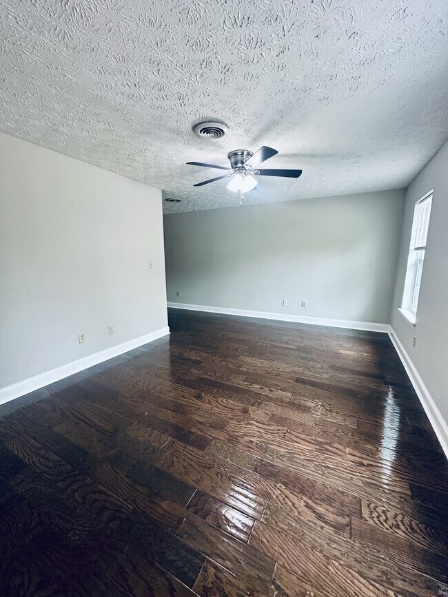 Foto del edificio - 492 Huntington Road