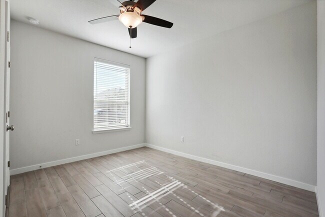 Building Photo - 4141 Presidio Ln