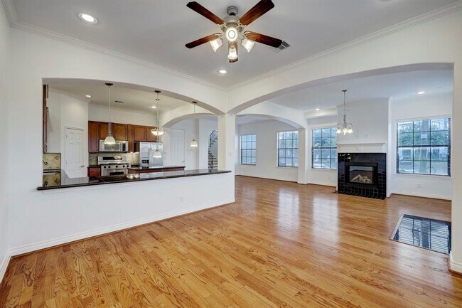 Foto del edificio - 7539 Highmeadow Dr