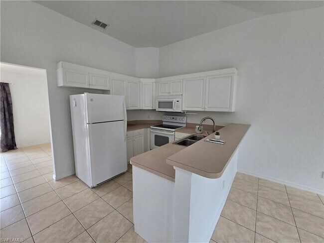 Foto del edificio - 481 10th Ave NW