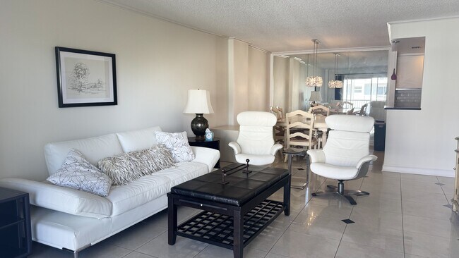 Foto del edificio - 951 De Soto Rd