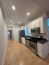 Building Photo - 718 Clementina St
