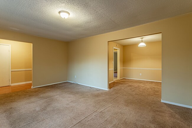 Building Photo - Price Improvement! Single Brick Ranch in G...