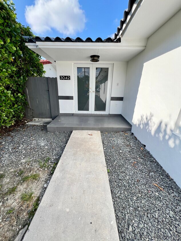 Foto principal - 3042 SW 16th Ter