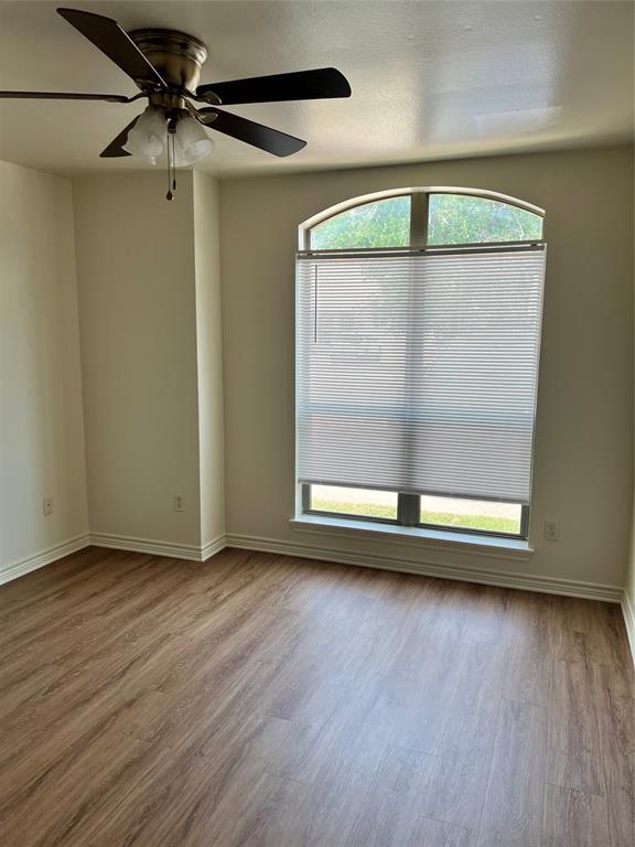 Foto del edificio - 725 N Marshall Ln