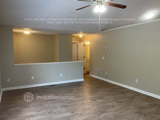 Building Photo - 1045 Hunters Oak Trail