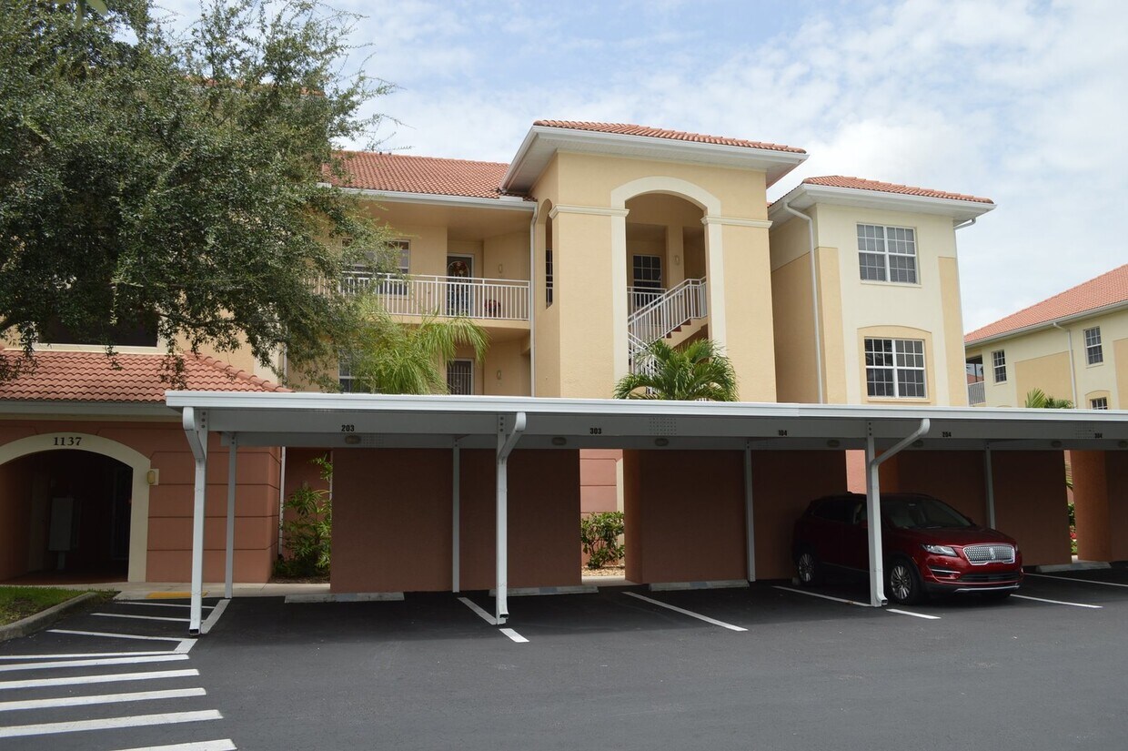 GREAT CONDO IN CAPE CORAL 2+ DEN/2 $1,800!! - GREAT CONDO IN CAPE CORAL 2+ DEN/2  $1,800!!