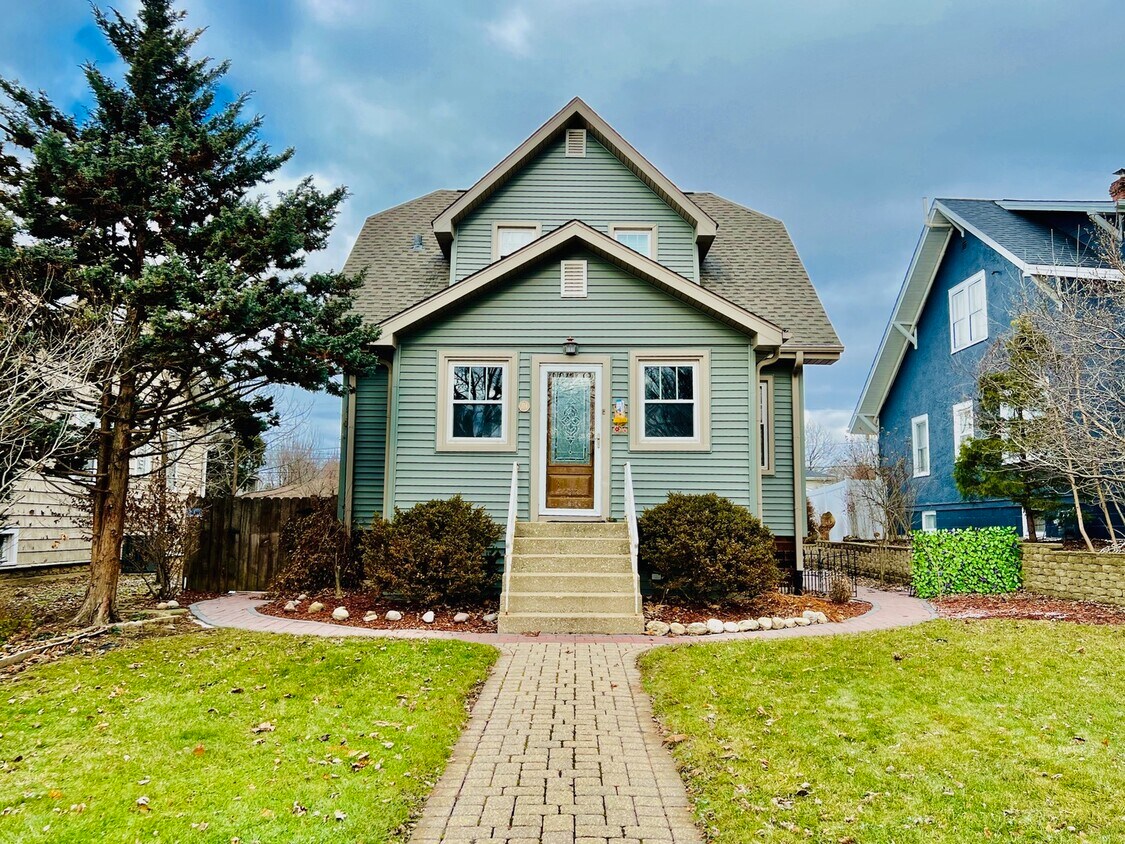 Primary Photo - 314 E Elm St