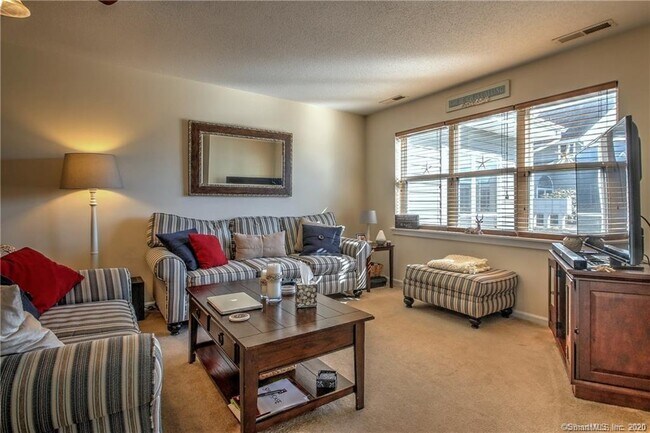 Building Photo - 206 Mariners Walk