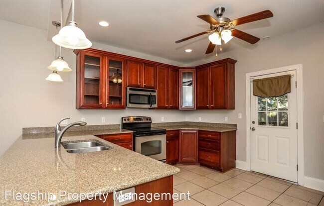 Building Photo - 3 br, 2 bath House - 11 Briggs Ave