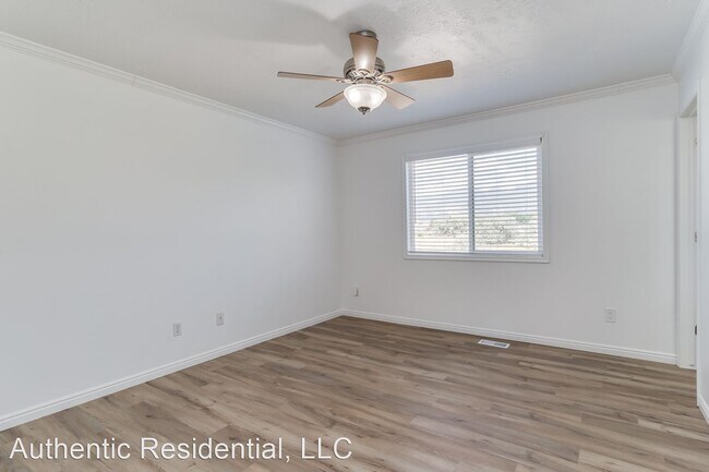 Foto del edificio - 4 br, 2.5 bath House - 2519 S 1400 W