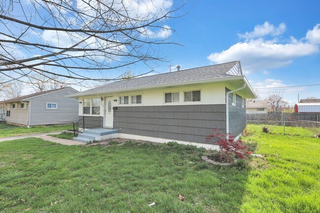 Building Photo - 3/1 Single Family Home off Briggs Rd