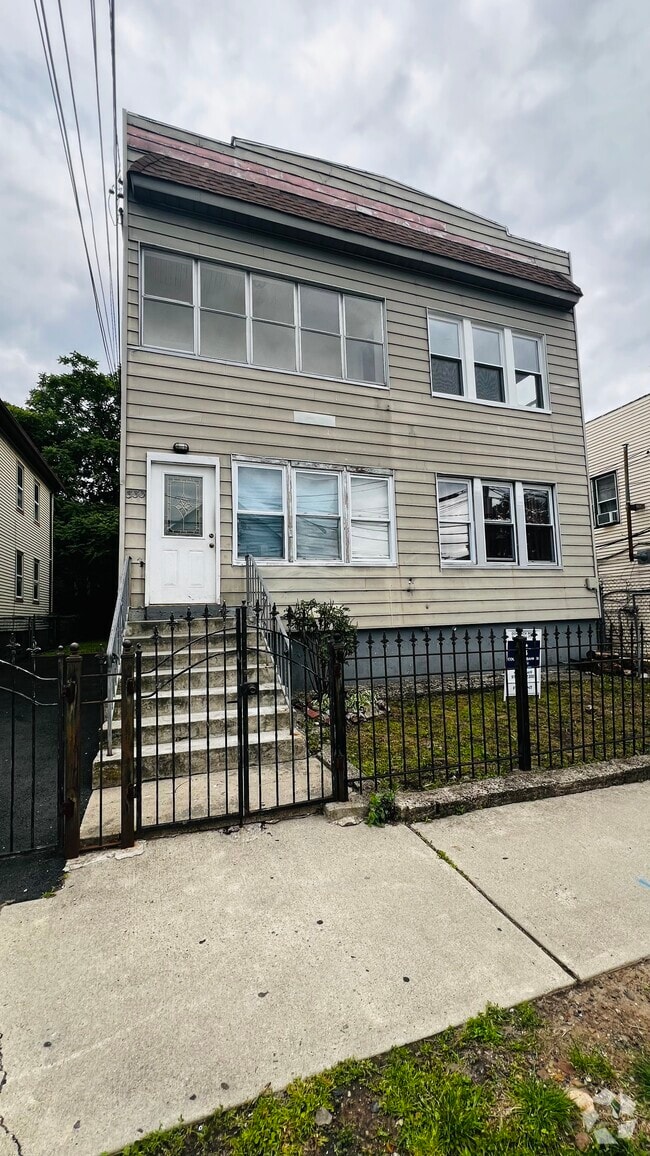 Building Photo - 333 E 22nd St