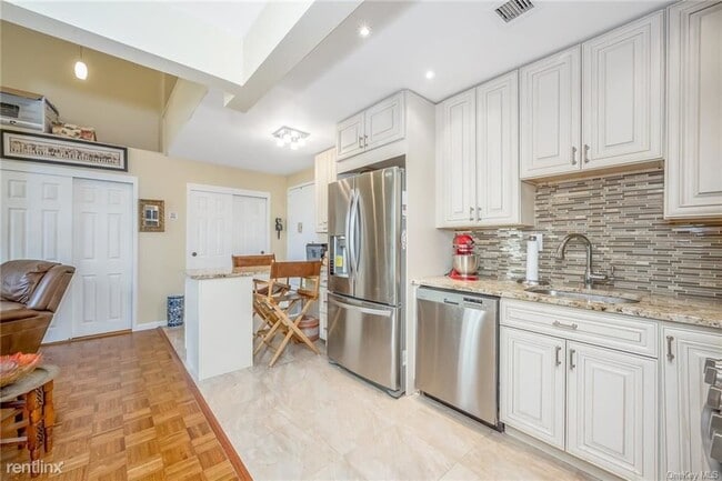 Building Photo - 1 br, 1 bath House - 1250 North Ave Apt 308
