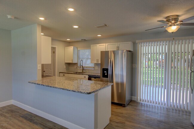 Foto del edificio - 3210 Westwood Dr