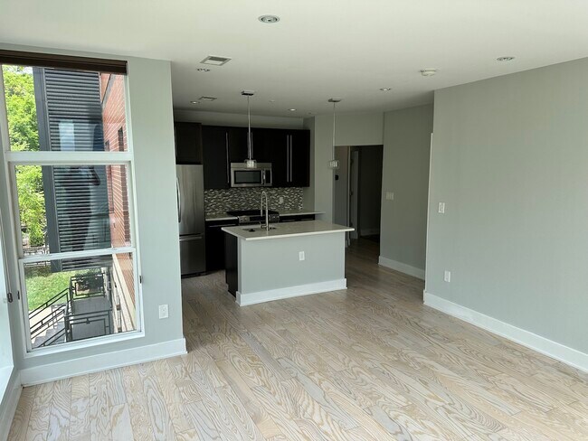 Foto del edificio - 2101 11th Street NW, Unit 205