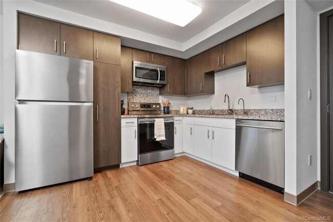 Kitchen Area - 988 Halekauwila St