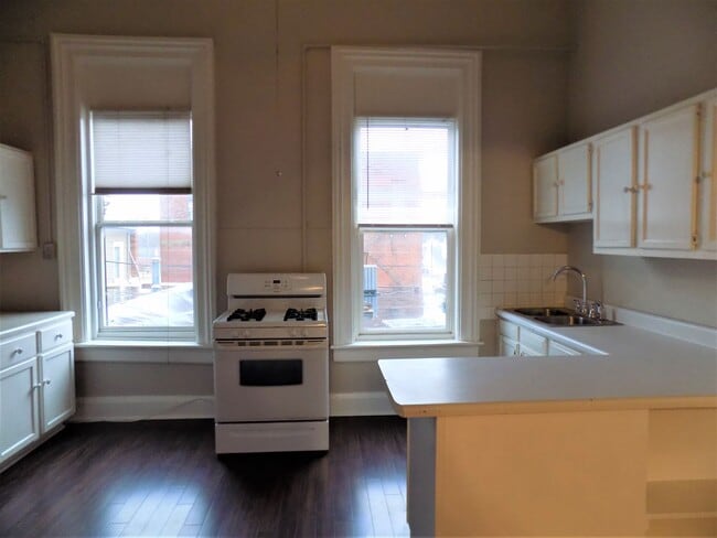 Building Photo - 56 E Burlington Ave