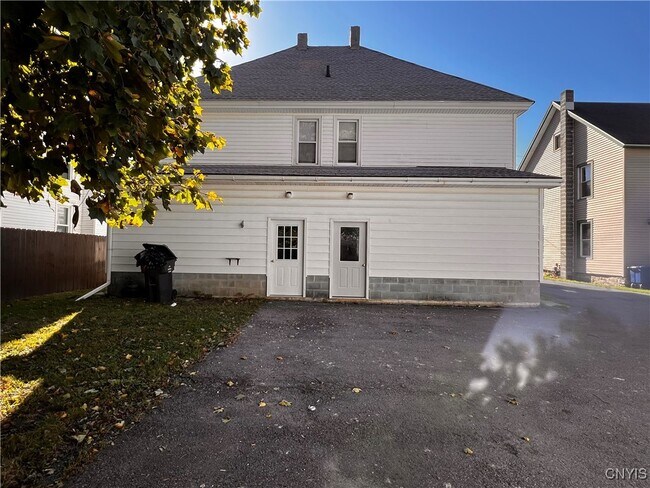 Foto del edificio - 927 Salina St