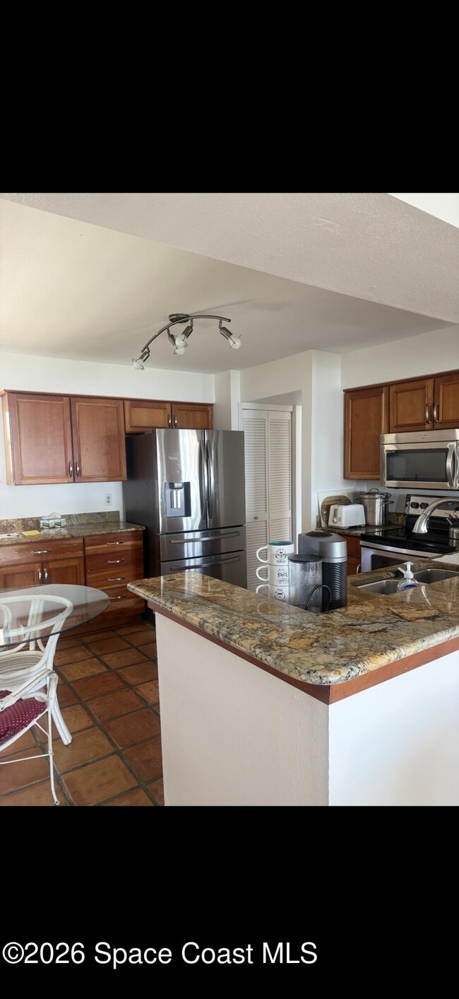 Building Photo - 3270 River Villa Way