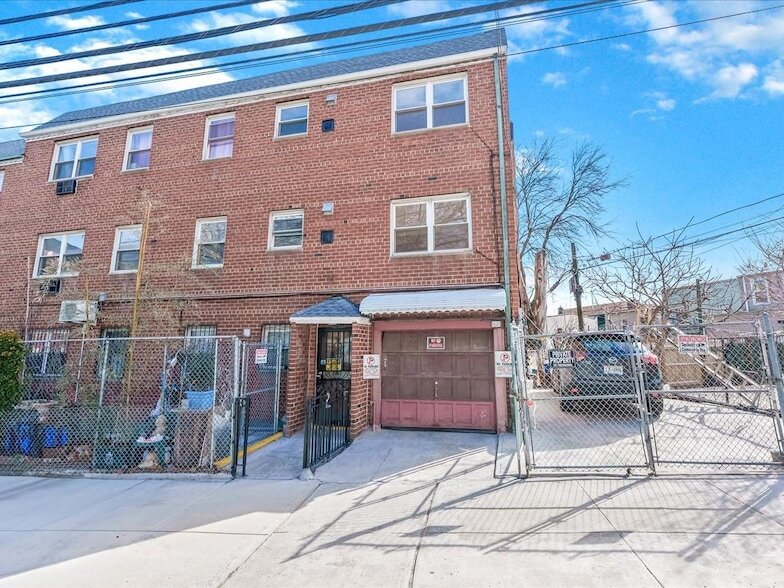 Foto principal - 40-11 56th St