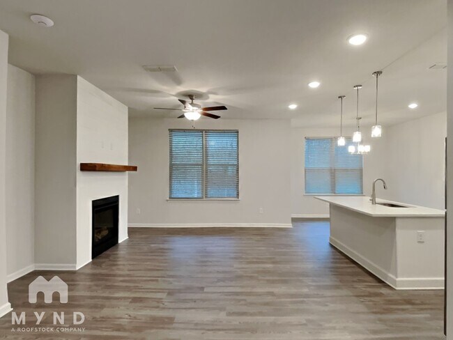 Building Photo - 719 Riverwood Pass